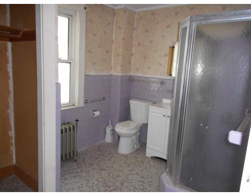 45 Wallis St, Beverly, MA 01915 photo 9