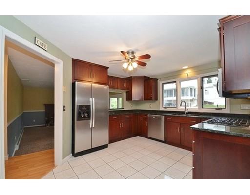 32 Sandra Dr, Worcester, MA 01604 photo 2