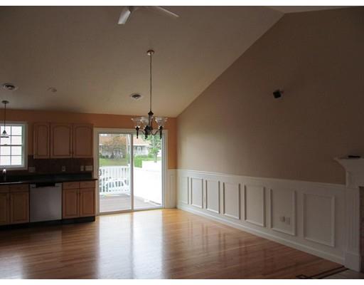 36 Aroostook St, Worcester, MA 01606 photo 8