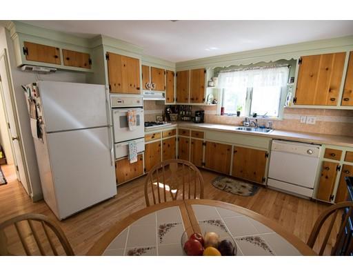 45 Chickering Rd, Lawrence, MA 01843 photo 8
