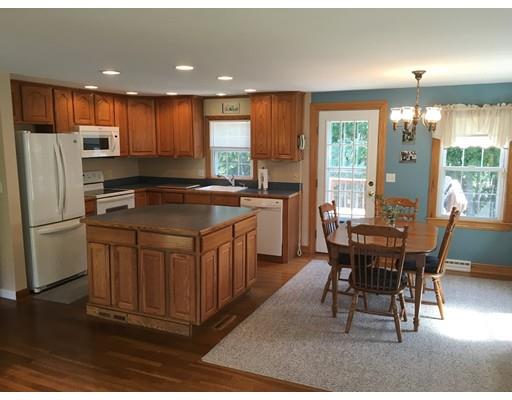49 Eldridge Dr, North Attleboro, MA 02760 photo 2