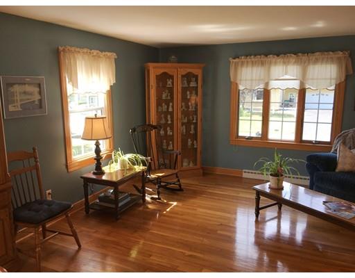 49 Eldridge Dr, North Attleboro, MA 02760 photo 3