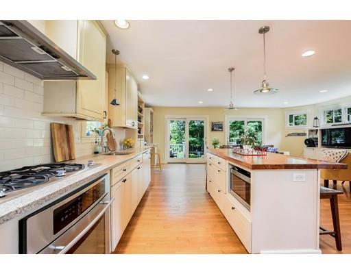71 Jersey St, Marblehead, MA 01945 photo 10