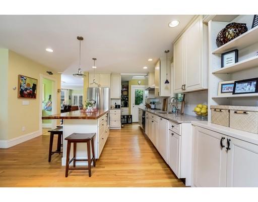 71 Jersey St, Marblehead, MA 01945 photo 9