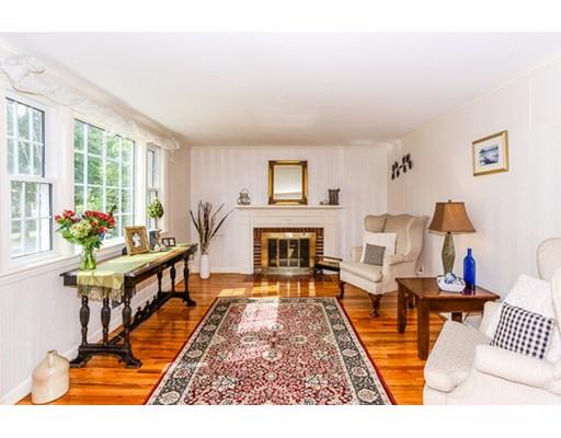 17 Macarthur Rd, Beverly, MA 01915 photo 2