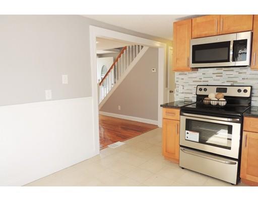 55 Linnell St, Springfield, MA 01104 photo 5