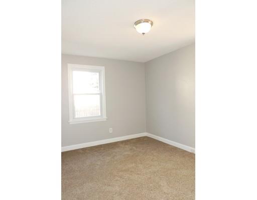 55 Linnell St, Springfield, MA 01104 photo 8