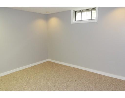55 Linnell St, Springfield, MA 01104 photo 21
