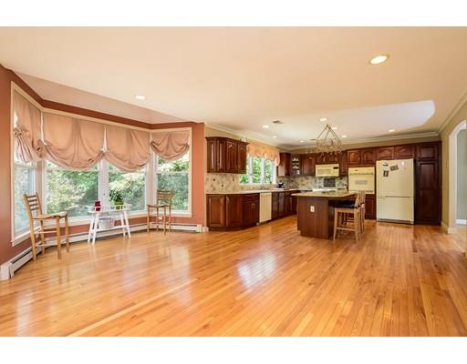 35 Beacon St, Stoneham, MA 02180 photo 4