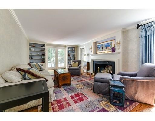 48 Thackeray Rd, Wellesley, MA 02481 photo 3