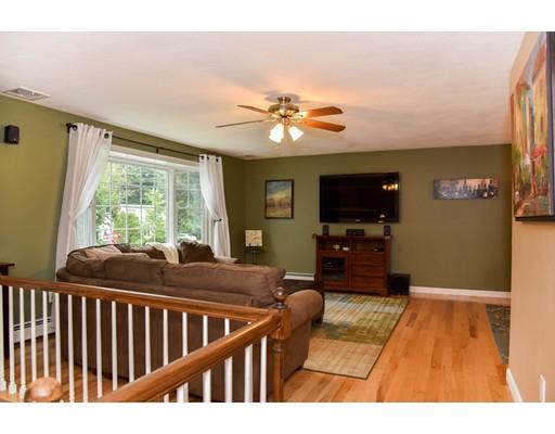 6 Benton Cir, Reading, MA 01867 photo 3