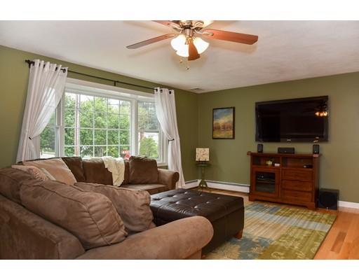 6 Benton Cir, Reading, MA 01867 photo 4