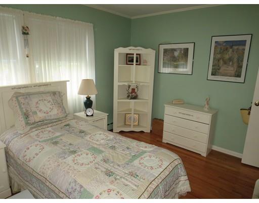 38 Bacon Rd, Springfield, MA 01119 photo 6