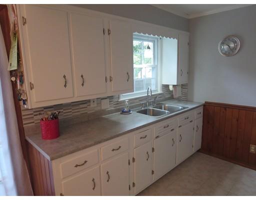 38 Bacon Rd, Springfield, MA 01119 photo 2