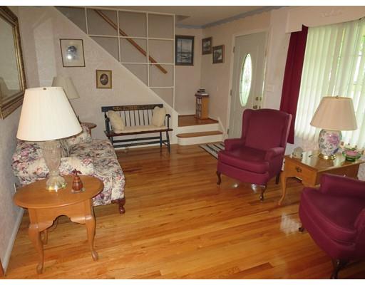 38 Bacon Rd, Springfield, MA 01119 photo 4
