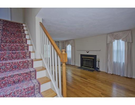 79 Fenway Dr, Springfield, MA 01119 photo 3