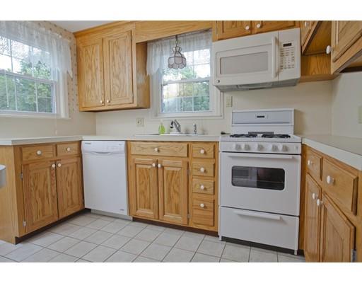 79 Fenway Dr, Springfield, MA 01119 photo 9