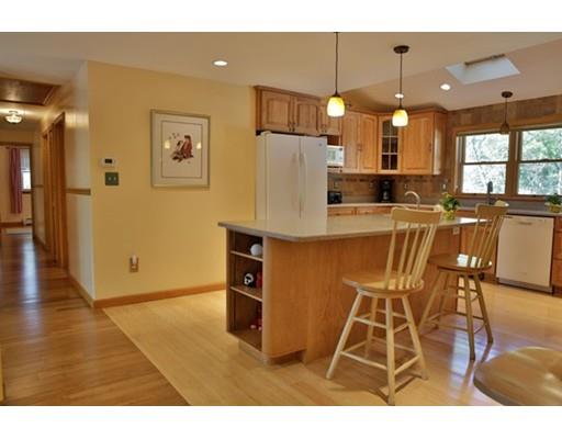 9 Blake Ct, Gloucester, MA 01930 photo 4