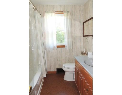 52 Gary Rd, Springfield, MA 01119 photo 9