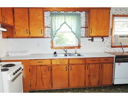 52 Gary Rd, Springfield, MA 01119 photo 5