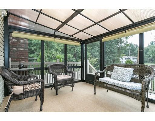 74 Jordan St, Springfield, MA 01129 photo 8
