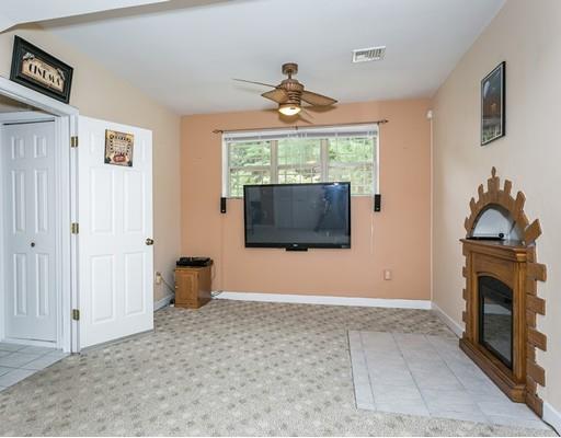 74 Jordan St, Springfield, MA 01129 photo 24