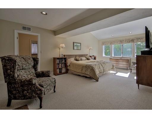 40 Canavan Cir, Needham, MA 02492 photo 16