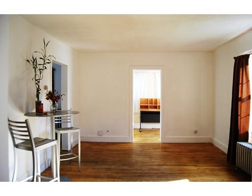 81 Braddock St, Springfield, MA 01109 photo 4