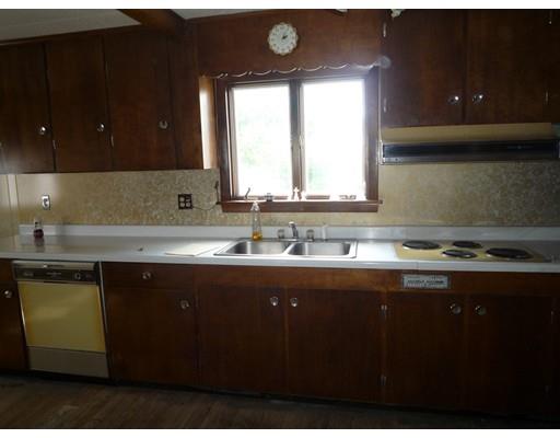 47 Cook St, Fall River, MA 02724 photo 4