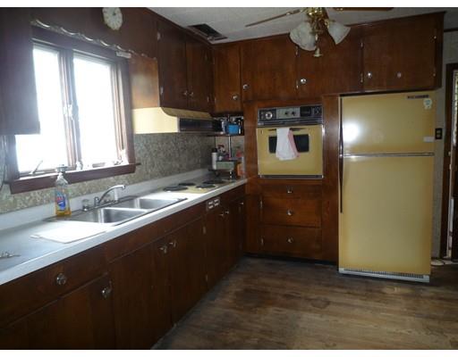 47 Cook St, Fall River, MA 02724 photo 3