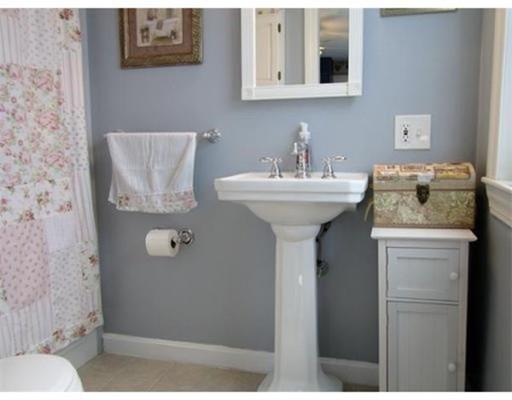 4 Benson St, Worcester, MA 01604 photo 12