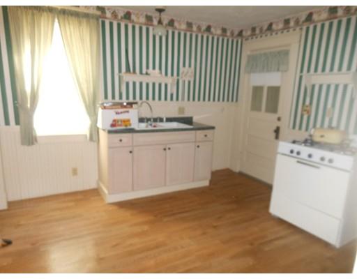 23 Oliver St, Easthampton, MA 01027 photo 5