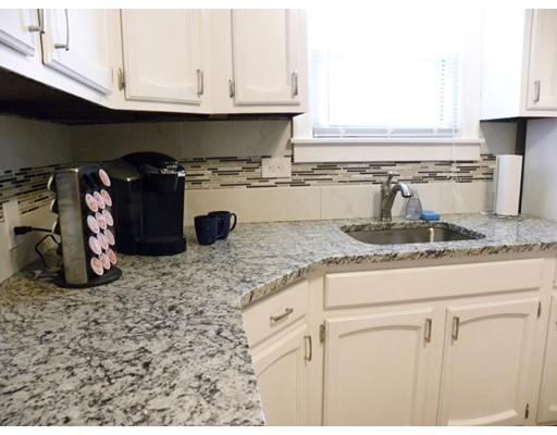 29 Wrentham Rd, Springfield, MA 01119 photo 4