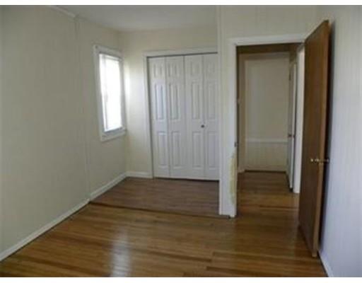 29 Wrentham Rd, Springfield, MA 01119 photo 10