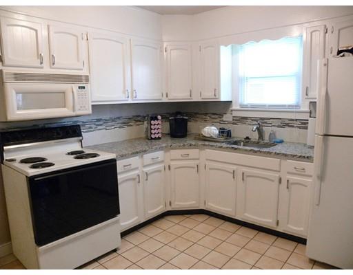 29 Wrentham Rd, Springfield, MA 01119 photo 3