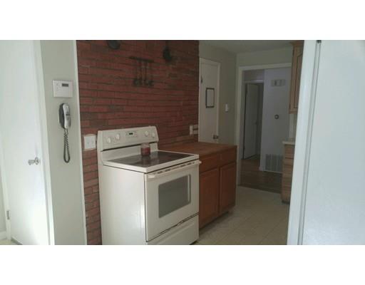 55 Denwall Dr, Springfield, MA 01119 photo 3