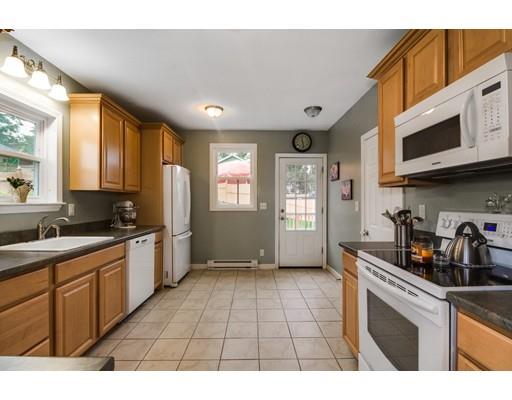 15 Cutting Ave, Worcester, MA 01606 photo 9