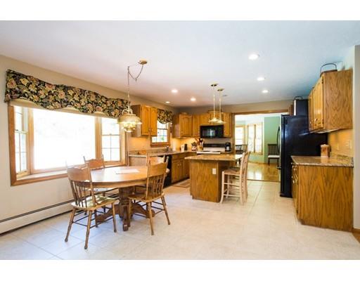 8 Pierce Ln, Upton, MA 01568 photo 6