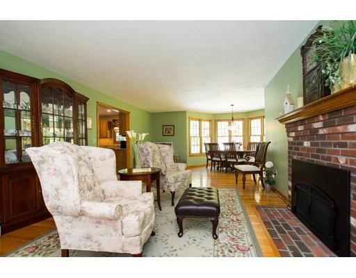 8 Pierce Ln, Upton, MA 01568 photo 4