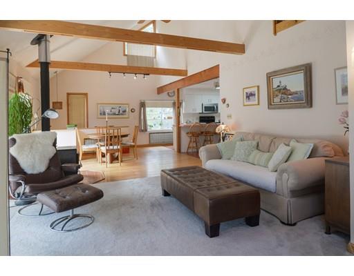24 Calder St, Gloucester, MA 01930 photo 2