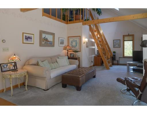 24 Calder St, Gloucester, MA 01930 photo 4