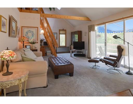 24 Calder St, Gloucester, MA 01930 photo 3