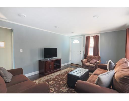 28 Bennett St, Everett, MA 02149 photo 4