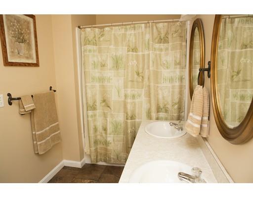 122 Saunders St, Gardner, MA 01440 photo 16