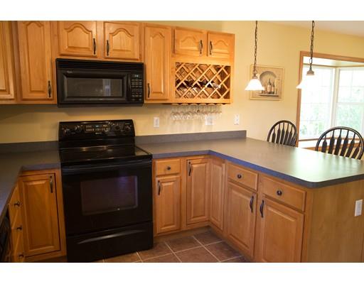 122 Saunders St, Gardner, MA 01440 photo 4