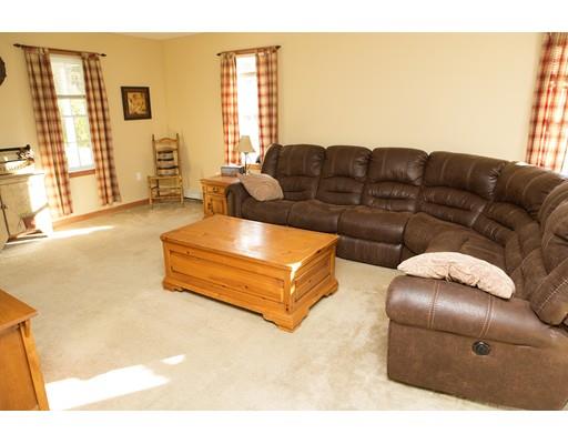 122 Saunders St, Gardner, MA 01440 photo 10