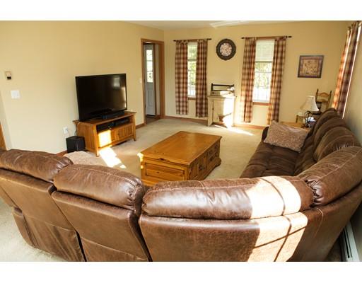 122 Saunders St, Gardner, MA 01440 photo 11