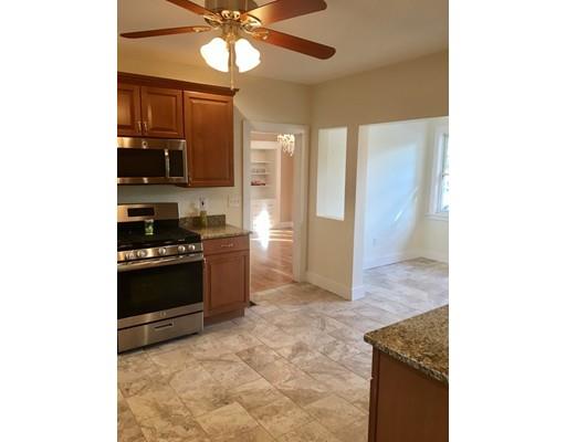 14 Centre St, Danvers, MA 01923 photo 4