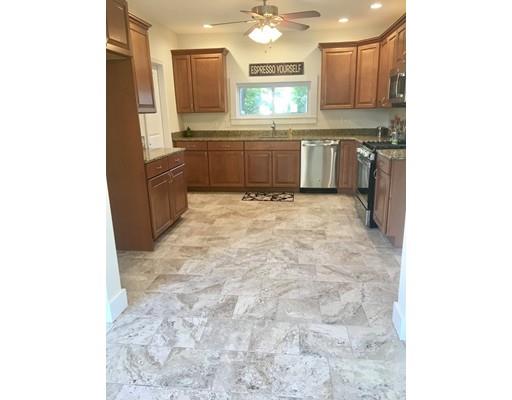 14 Centre St, Danvers, MA 01923 photo 3