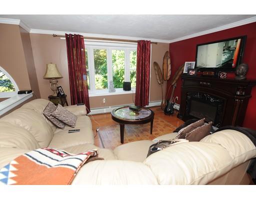33 Wayland St, Fall River, MA 02720 photo 3